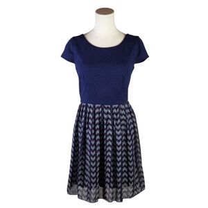 Speechless Navy Chevron Fit & Flare Dress Juniors 5 Cap Sleeve V-Back
